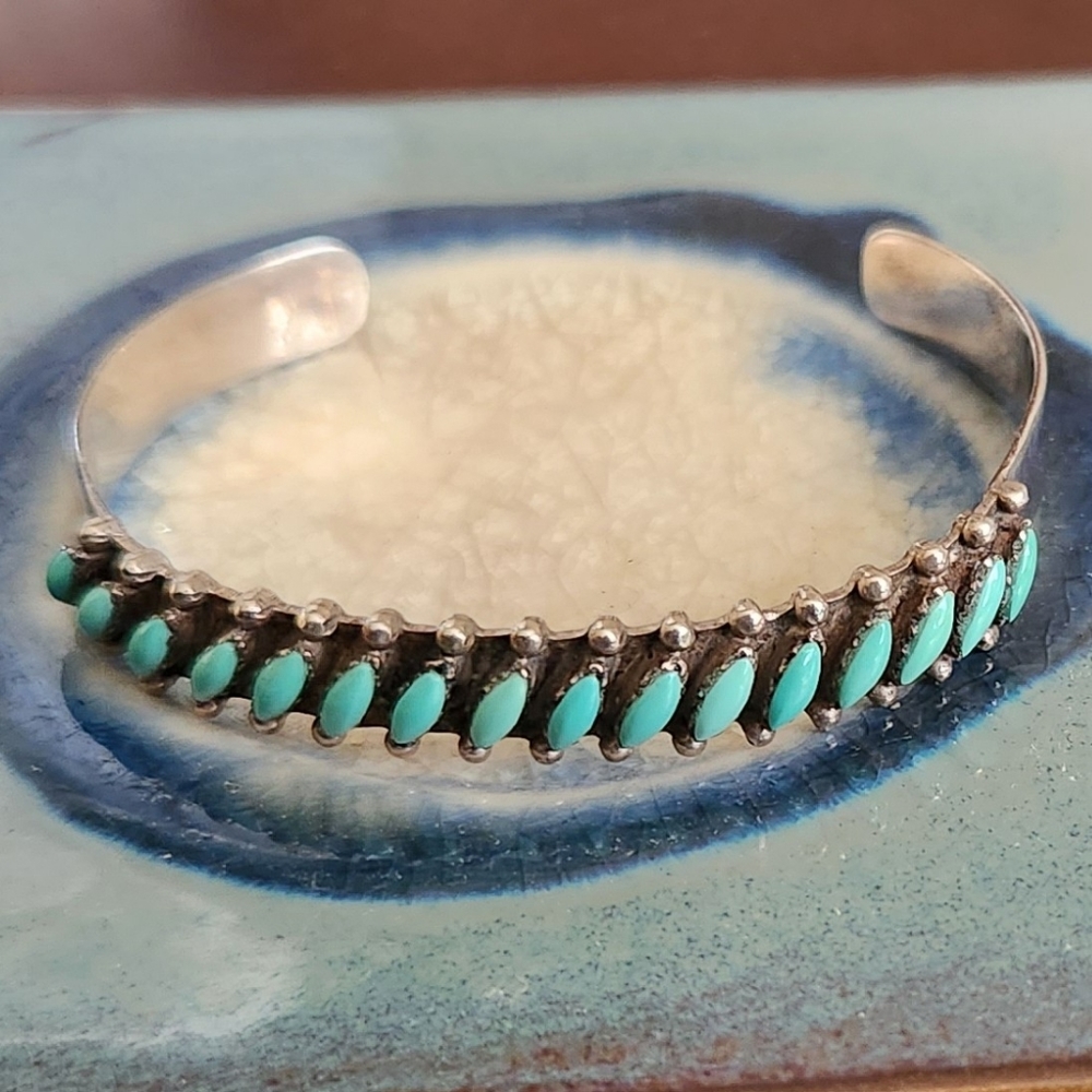 VINTAGE JAMES MASON .925 STERLING  ZUNI  TURQUOISE PETITE POINT BRACELET